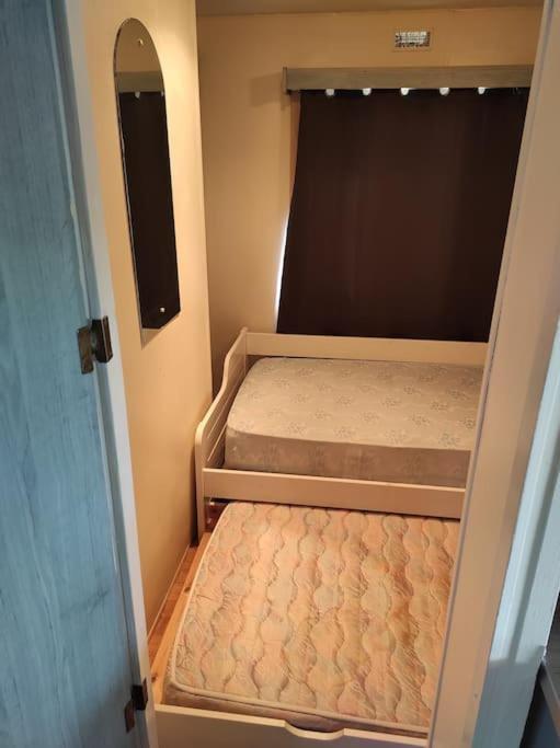 Mobil-Home Dans Un Beau Cadre A 15 Km Des Plages. Lunel  Buitenkant foto