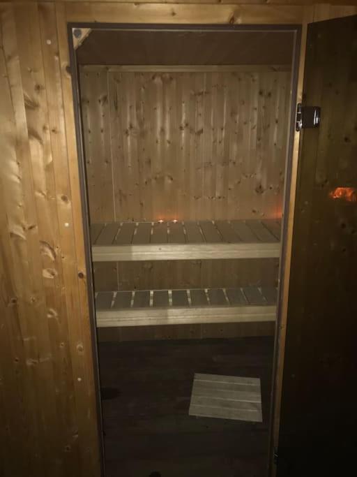 Mobil-Home Dans Un Beau Cadre A 15 Km Des Plages. Lunel  Buitenkant foto